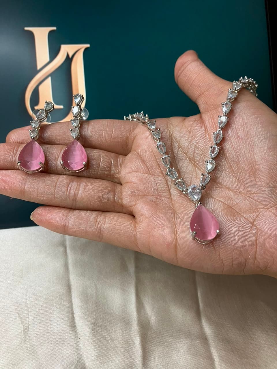 Elegant Pink Teardrop Zircon Necklace Set