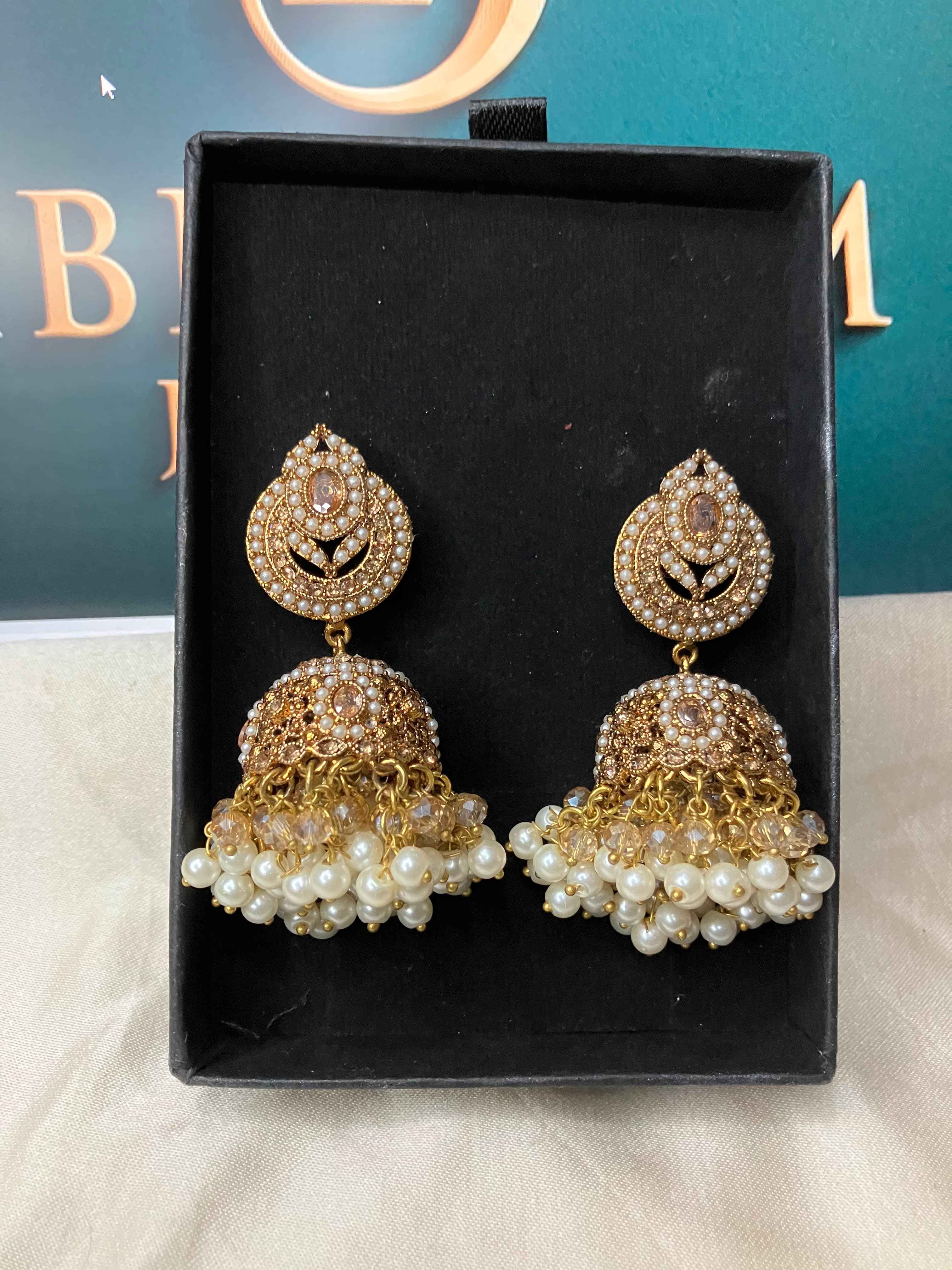 Kundan & Pearl Jhumka Earrings